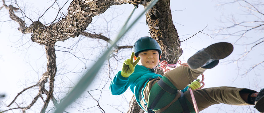 11 1 コロナをやっつけろ ちびっ子たち 代々木公園でツリークライミングしよう 活動の案内 活動一覧 森のライフスタイル研究所